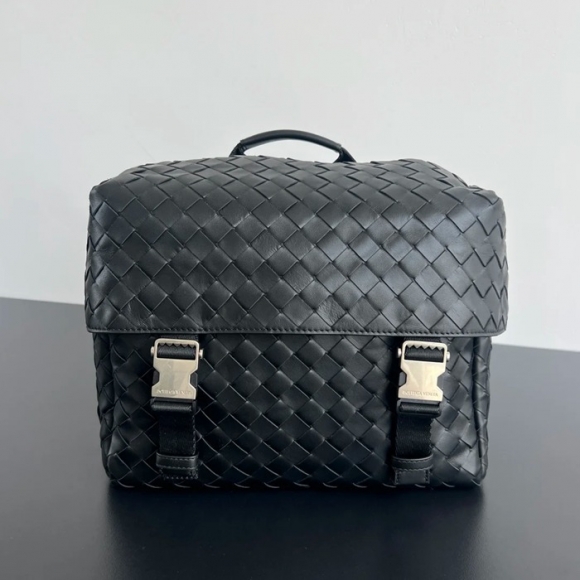 BOTTEGA VENETA BV 776524 柔らか牛皮編みハンドバッグ ポスティーノ サイズ:30x22x11.5cm BOTTEGA VENETA BV 776524 柔らか牛皮編みハンドバッグ ポスティーノ サイズ:30x22x11.5cm