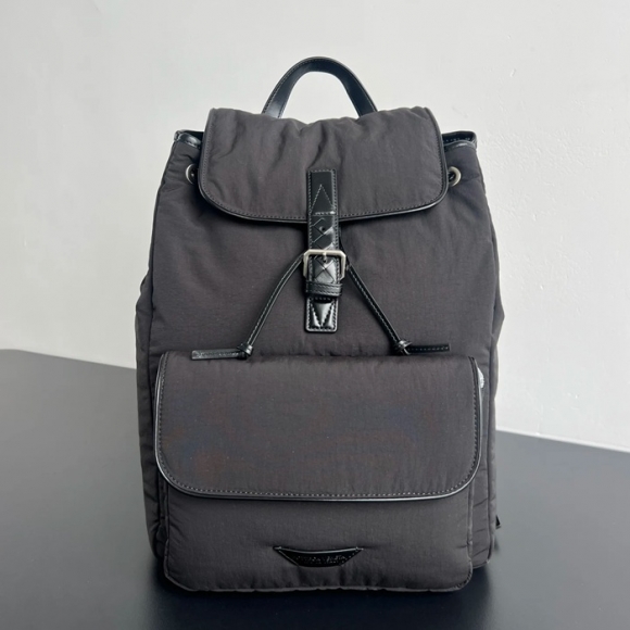 BOTTEGA VENETA BV 806160 ナイロンリュック サイズ:43x30x15cm BOTTEGA VENETA BV 806160 ナイロンリュック サイズ:43x30x15cm