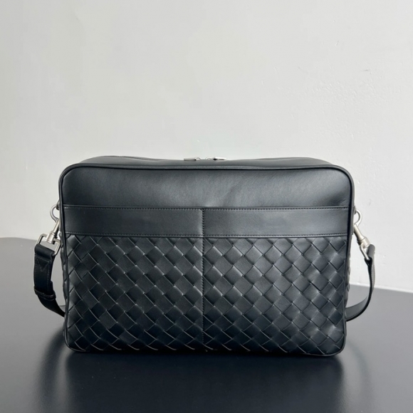 BOTTEGA VENETA BV 843857 新作ダブルポケットカメラバッグ サイズ:37x26x13cm BOTTEGA VENETA BV 843857 新作ダブルポケットカメラバッグ サイズ:37x26x13cm