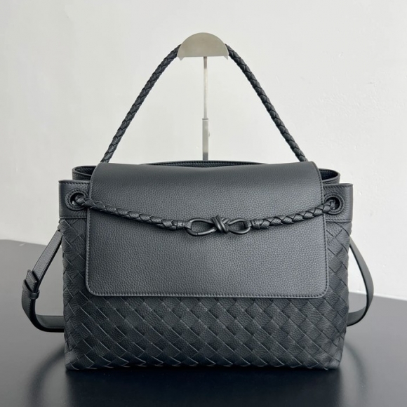 BOTTEGA VENETA BV 807715 新作粒面斜め掛け アンディアーモ サイズ:37x26x13cm BOTTEGA VENETA BV 807715 新作粒面斜め掛け アンディアーモ サイズ:37x26x13cm