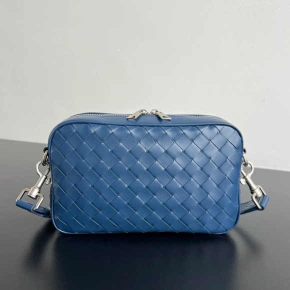 BOTTEGA VENETA BV 755923 新作編みカメラバッグ サイズ:24.5x15cm BOTTEGA VENETA BV 755923 新作編みカメラバッグ サイズ:24.5x15cm