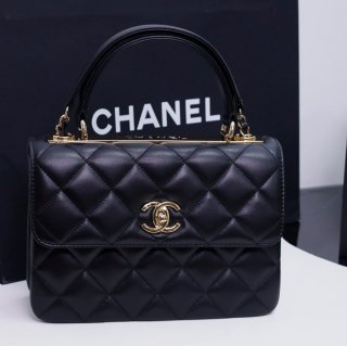 CHANEL ブラック×ゴールド 25×17×12cm サイズ:25×17×12cm