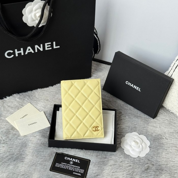CHANEL AP3197 クラシックパスポートケース カヴィア粒革 サイズ:14.5x10.5cm CHANEL AP3197 クラシックパスポートケース カヴィア粒革 サイズ:14.5x10.5cm