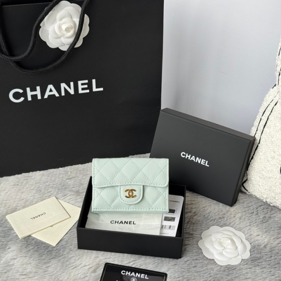 CHANEL AP0230 84401 三つ折り財布 細粒牛皮 サイズ:10.5x7.5cm CHANEL AP0230 84401 三つ折り財布 細粒牛皮 サイズ:10.5x7.5cm