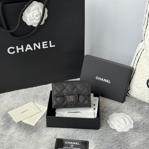 CHANEL AP0230 84401 三つ折り財布 細粒牛皮 サイズ:10.5x7.5cm CHANEL AP0230 84401 三つ折り財布 細粒牛皮 サイズ:10.5x7.5cm