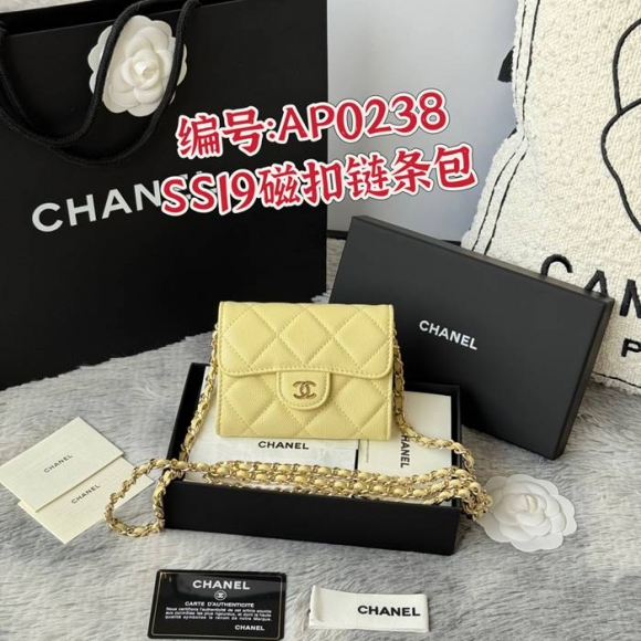 CHANEL 0238 SS19 チェーン付きカードケース カヴィア粒革 サイズ:12.5x8.5x2.5cm CHANEL 0238 SS19 チェーン付きカードケース カヴィア粒革 サイズ:12.5x8.5x2.5cm