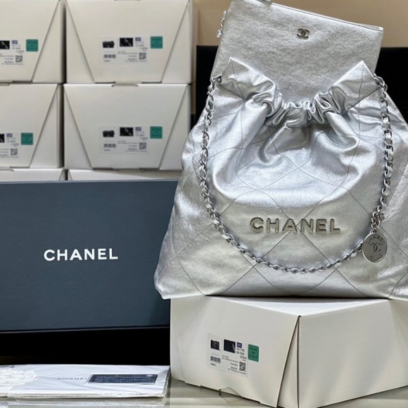 CHANEL 44800 カーフレザー クラシック ファッショナブル 42×39×8cm サイズ:42×39×8cm