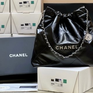 CHANEL カーフレザー ブラック×シルバー クラシック ファッショナブル 42×39×8cm サイズ:42×39×8cm CHANEL カーフレザー ブラック×シルバー クラシック ファッショナブル 42×39×8cm サイズ:42×39×8cm