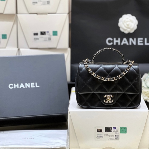 CHANEL ラムレザー ブラック×ゴールド クラシック 小 20×13×6cm サイズ:20×13×6cm CHANEL ラムレザー ブラック×ゴールド クラシック 小 20×13×6cm サイズ:20×13×6cm