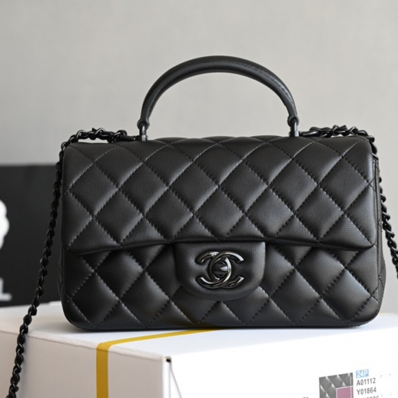 CHANEL ラムレザー ホワイト×ゴールド ハンドバッグ 20×12×6cm サイズ:20×12×6cm CHANEL ラムレザー ホワイト×ゴールド ハンドバッグ 20×12×6cm サイズ:20×12×6cm