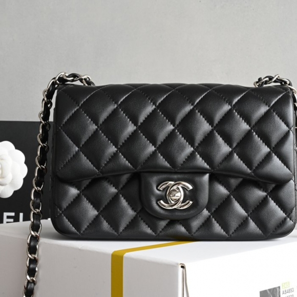 CHANEL ラムレザー ブラック×ホワイト×ゴールド 20×12.5×6cm サイズ:20×12.5×6cm