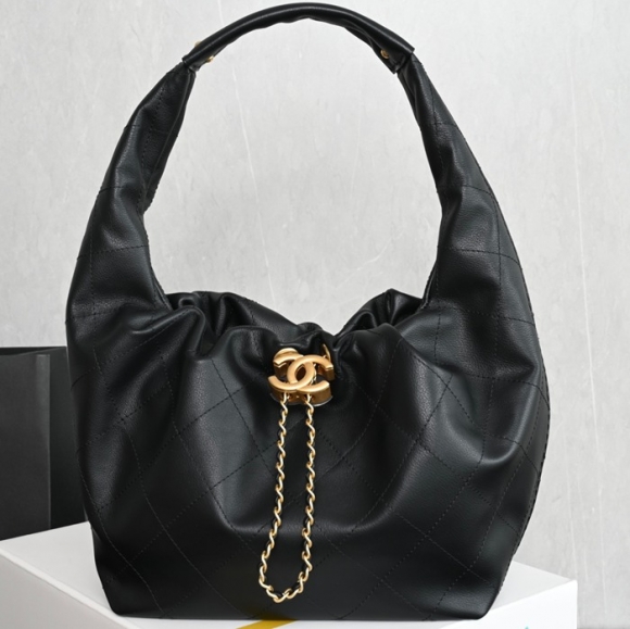 CHANEL カーフレザー ホワイト×ゴールド ヴィンテージ 小 32×24×12cm サイズ:32×24×12cm CHANEL カーフレザー ホワイト×ゴールド ヴィンテージ 小 32×24×12cm サイズ:32×24×12cm