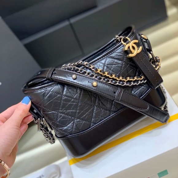 CHANEL 91810 ゴールド 斜め掛けバッグ クラシック 小 20×15×8cm サイズ:20×15×8cm CHANEL 91810 ゴールド 斜め掛けバッグ クラシック 小 20×15×8cm サイズ:20×15×8cm