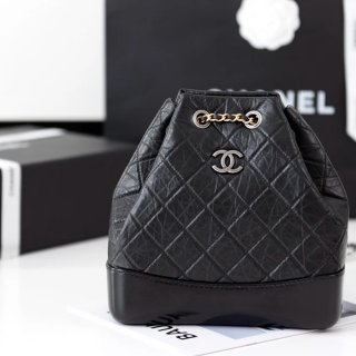 CHANEL A93820 カーフレザー ゴールド リュックサック 最高級品 23×22.5×10.5cm サイズ:23×22.5×10.5cm