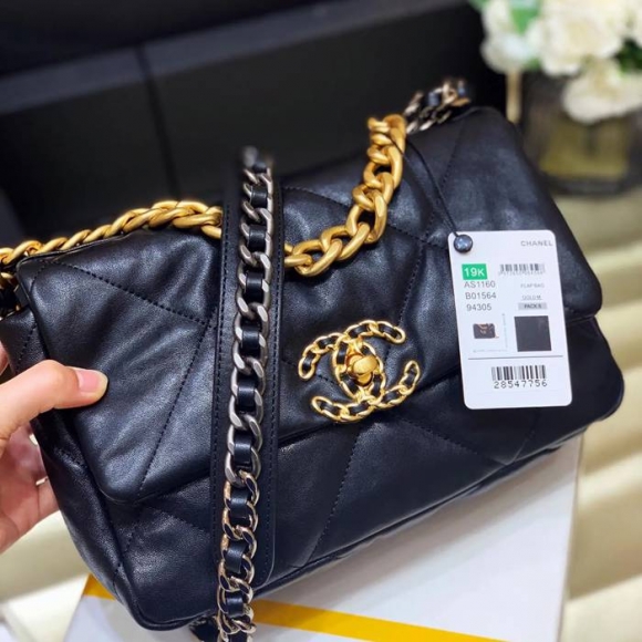 CHANEL ラムレザー 斜め掛けバッグ 小 中 30×20×10cm サイズ:30×20×10cm CHANEL ラムレザー 斜め掛けバッグ 小 中 30×20×10cm サイズ:30×20×10cm