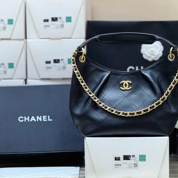 CHANEL カーフレザー ブラック×ゴールド ショルダーバッグ クラシック 秋冬 31×24×10cm サイズ:31×24×10cm