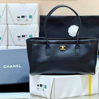 CHANEL カーフレザー ショルダーバッグ クラシック 春夏 39×20×13cm サイズ:39×20×13cm CHANEL カーフレザー ショルダーバッグ クラシック 春夏 39×20×13cm サイズ:39×20×13cm