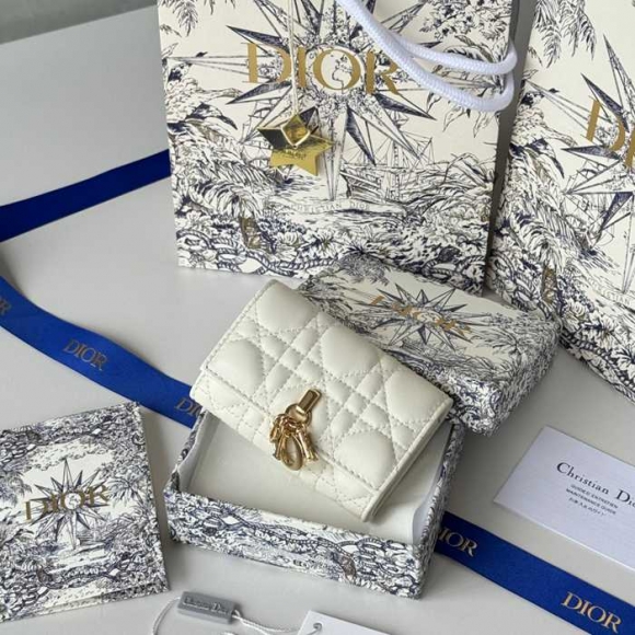 DIOR S0966ONMJ マイディオール グリシン 財布 ラム革 サイズ:11x7.5x2.5cm DIOR S0966ONMJ マイディオール グリシン 財布 ラム革 サイズ:11x7.5x2.5cm