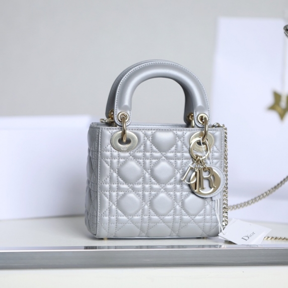 DIOR ラムレザー、レザー、チェーン グレンチェック、刺繍、レター ホワイト、グレー、ゴールド 斜め掛けバッグ、ショルダーバッグ、ハンドバッグ ミニ サイズ:17x15cm DIOR ラムレザー、レザー、チェーン グレンチェック、刺繍、レター ホワイト、グレー、ゴールド 斜め掛けバッグ、ショルダーバッグ、ハンドバッグ ミニ サイズ:17x15cm