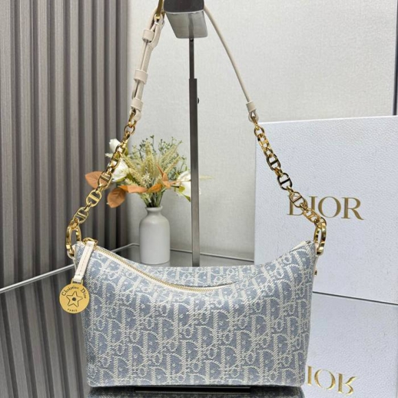 DIOR 3202 カーフレザー、スエード、レザー プリント、レター、フラワー ブルー、ゴールド、ベージュ ショルダーバッグ、ハンドバッグ、チェーンバッグ 新作 クラシック サイズ:28.5x14.5x10cm DIOR 3202 カーフレザー、スエード、レザー プリント、レター、フラワー ブルー、ゴールド、ベージュ ショルダーバッグ、ハンドバッグ、チェーンバッグ 新作 クラシック サイズ:28.5x14.5x10cm