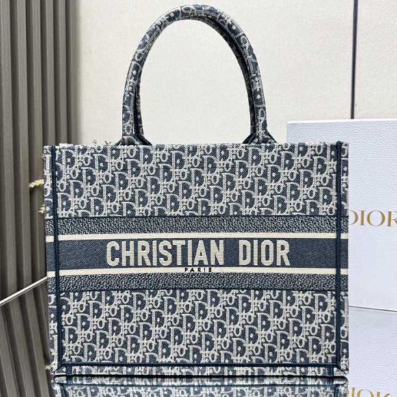 DIOR 1286 ストライプ、刺繍、レター ブルー、ベージュ ハンドバッグ、トートバッグ 中 36.0x27.5x16.5cm サイズ:36x27.5x16.5cm DIOR 1286 ストライプ、刺繍、レター ブルー、ベージュ ハンドバッグ、トートバッグ 中 36.0x27.5x16.5cm サイズ:36x27.5x16.5cm