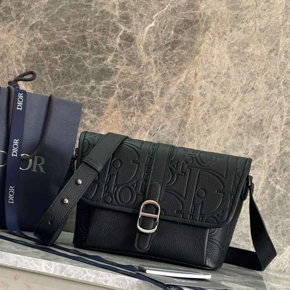 DIOR ディオールデイリー フラップメッセンジャー 中 サイズ:28x18x9.5cm DIOR ディオールデイリー フラップメッセンジャー 中 サイズ:28x18x9.5cm