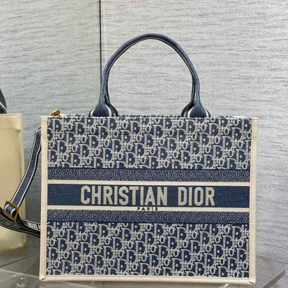 DIOR 8005 カーフレザー 刺繍、レター ホワイト、ブルー 斜め掛けバッグ、トートバッグ 中 クラシック 36.0x27.0x16.0cm サイズ:36x27x16cm DIOR 8005 カーフレザー 刺繍、レター ホワイト、ブルー 斜め掛けバッグ、トートバッグ 中 クラシック 36.0x27.0x16.0cm サイズ:36x27x16cm