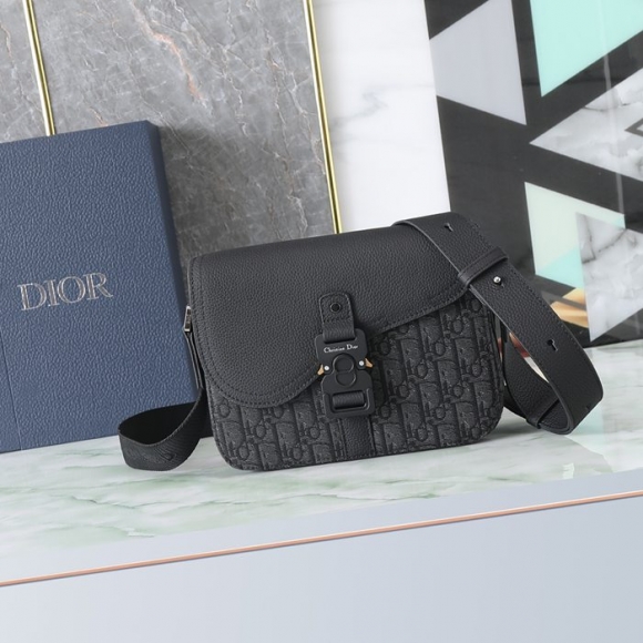DIOR サドルメッセンジャー 黒布ジャガード サイズ:23x18cm DIOR サドルメッセンジャー 黒布ジャガード サイズ:23x18cm