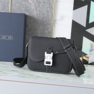 DIOR サドルメッセンジャー オールレザー ブラック サイズ:23x18cm DIOR サドルメッセンジャー オールレザー ブラック サイズ:23x18cm