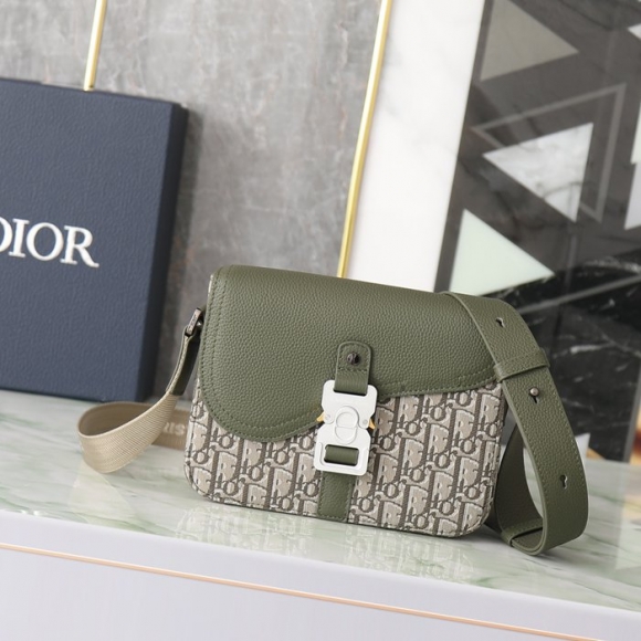 DIOR サドルメッセンジャー オブリーク カーキ サイズ:23x18cm DIOR サドルメッセンジャー オブリーク カーキ サイズ:23x18cm