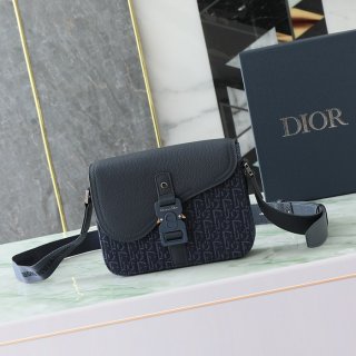 DIOR サドルメッセンジャー オブリーク ネイビー サイズ:23x18cm DIOR サドルメッセンジャー オブリーク ネイビー サイズ:23x18cm