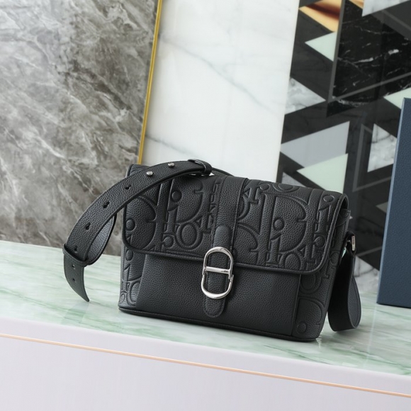 DIOR ディオールデイリー フラップメッセンジャー 大 サイズ:28x18x9.5cm DIOR ディオールデイリー フラップメッセンジャー 大 サイズ:28x18x9.5cm