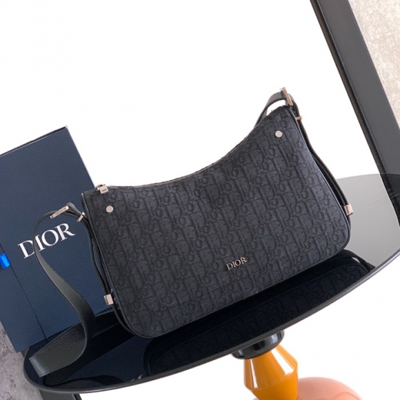 DIOR ディオールスライダー ジップ餃子バッグ サイズ:34x23x8.5cm DIOR ディオールスライダー ジップ餃子バッグ サイズ:34x23x8.5cm