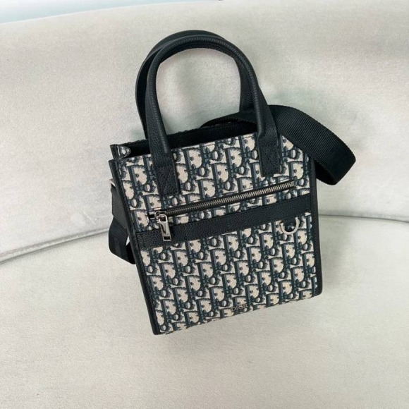 DIOR サファリノースサウスハンドバッグ サイズ:23.5x21x7.5cm DIOR サファリノースサウスハンドバッグ サイズ:23.5x21x7.5cm