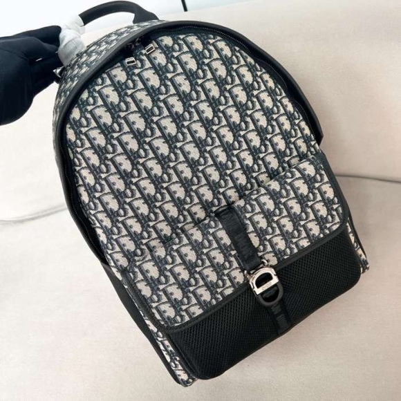 DIOR DR8リュック モノグラムキャンバス サイズ:41x31x15cm DIOR DR8リュック モノグラムキャンバス サイズ:41x31x15cm