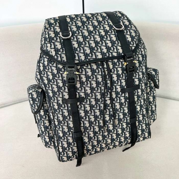 DIOR ヒットザロードフラップリュック モノグラム サイズ:43x33x16cm DIOR ヒットザロードフラップリュック モノグラム サイズ:43x33x16cm