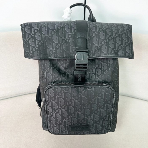DIOR トレック巻き上げリュック オブリーク サイズ:41x29x16cm DIOR トレック巻き上げリュック オブリーク サイズ:41x29x16cm