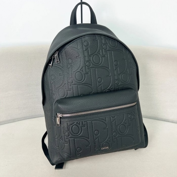 DIOR 黒牛皮リュック ライダー2.0 サイズ:40x31x18cm DIOR 黒牛皮リュック ライダー2.0 サイズ:40x31x18cm