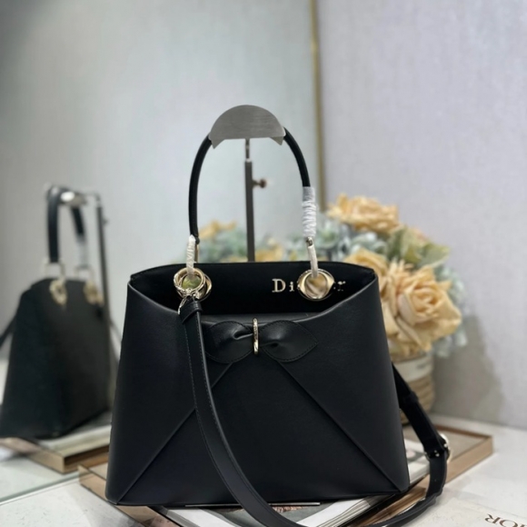 DIOR 0737 レター、リボン ブラック 斜め掛けバッグ、ハンドバッグ 新作 28.0x22.0x10.0cm サイズ:28x22x10cm DIOR 0737 レター、リボン ブラック 斜め掛けバッグ、ハンドバッグ 新作 28.0x22.0x10.0cm サイズ:28x22x10cm