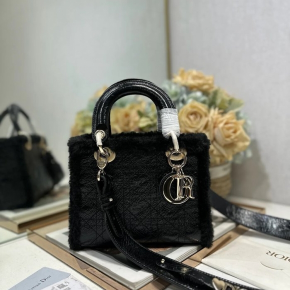 DIOR 0538 ブラック、ベージュ 斜め掛けバッグ、ショルダーバッグ、ハンドバッグ 小 ミニ 20.0x17.0x8.0cm サイズ:20x17cm DIOR 0538 ブラック、ベージュ 斜め掛けバッグ、ショルダーバッグ、ハンドバッグ 小 ミニ 20.0x17.0x8.0cm サイズ:20x17cm