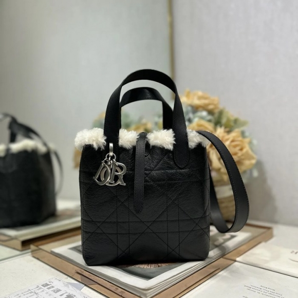 DIOR 2836 ラムレザー、レザー グレンチェック、レター ブラック、ホワイト、グレー 斜め掛けバッグ、ハンドバッグ 小 限定版 18.5x18.5x12.0cm サイズ:18.5x18.5x12cm DIOR 2836 ラムレザー、レザー グレンチェック、レター ブラック、ホワイト、グレー 斜め掛けバッグ、ハンドバッグ 小 限定版 18.5x18.5x12.0cm サイズ:18.5x18.5x12cm
