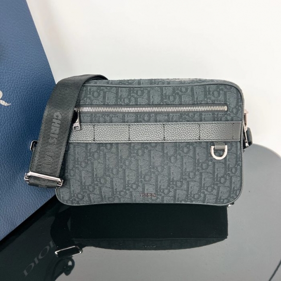 DIOR サファリメッセンジャー 大 サイズ:26x17cm DIOR サファリメッセンジャー 大 サイズ:26x17cm