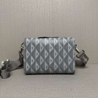 DIOR ジップメッセンジャー リンゴット サイズ:22x15cm DIOR ジップメッセンジャー リンゴット サイズ:22x15cm
