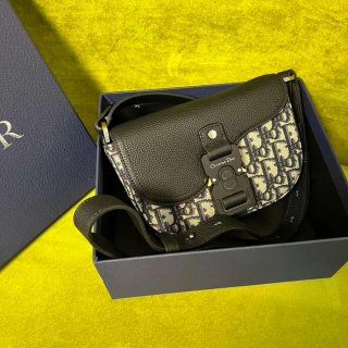DIOR サドルメッセンジャー モノグラム×レザー サイズ:19.5x13x4.3cm DIOR サドルメッセンジャー モノグラム×レザー サイズ:19.5x13x4.3cm
