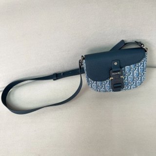 DIOR サドルメッセンジャー mini サイズ:19.5x13x4.3cm DIOR サドルメッセンジャー mini サイズ:19.5x13x4.3cm