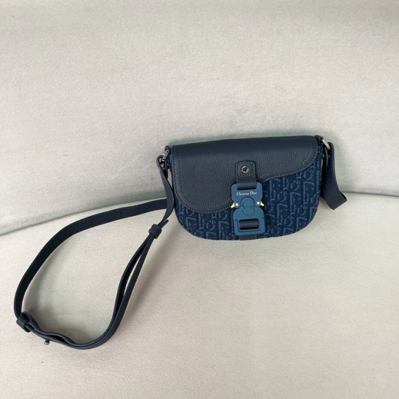 DIOR サドルメッセンジャー mini ネイビー サイズ:19.5x13x4.3cm