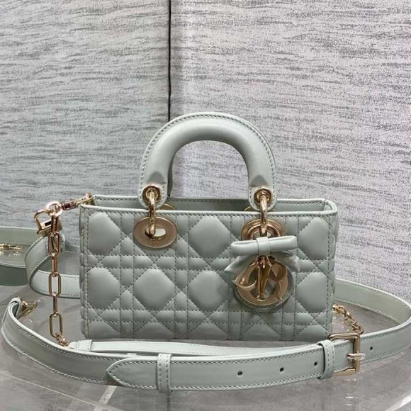 DIOR ラムレザー リボン グリーン 斜め掛けバッグ、ショルダーバッグ、レディーディオール 小 ミニ 19.0x10.5x5.5cm サイズ:19x10.5x5.5cm DIOR ラムレザー リボン グリーン 斜め掛けバッグ、ショルダーバッグ、レディーディオール 小 ミニ 19.0x10.5x5.5cm サイズ:19x10.5x5.5cm