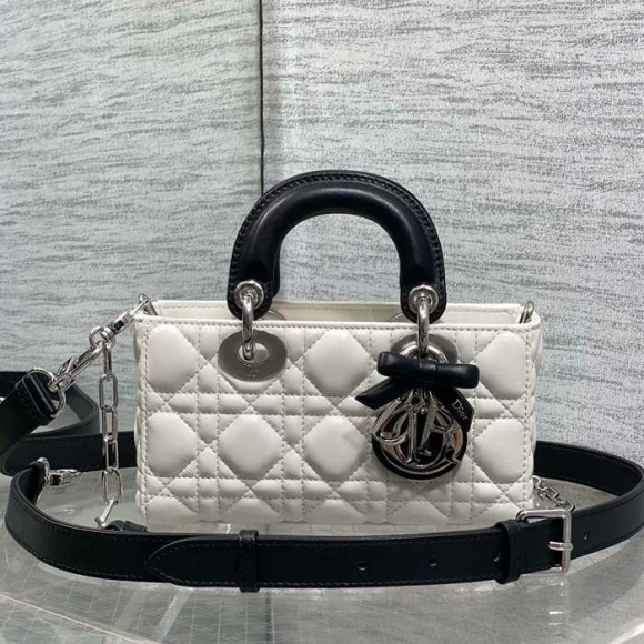 DIOR ラムレザー リボン ブラック、ホワイト、シルバー 斜め掛けバッグ、ショルダーバッグ 小 ミニ 19.0x10.5x5.5cm サイズ:19x10.5x5.5cm DIOR ラムレザー リボン ブラック、ホワイト、シルバー 斜め掛けバッグ、ショルダーバッグ 小 ミニ 19.0x10.5x5.5cm サイズ:19x10.5x5.5cm