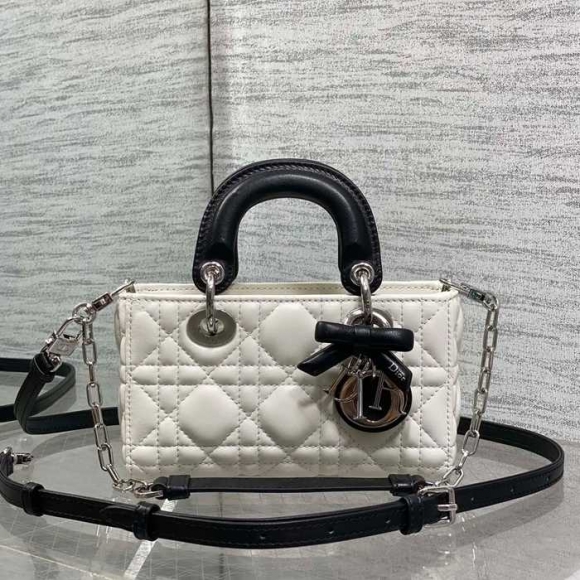 DIOR ラムレザー、チェーン リボン、フラワー ブラック、ホワイト 斜め掛けバッグ、ショルダーバッグ、チェーンバッグ ミニ 新作 16.0x10.0x5.5cm サイズ:16x10x5.5cm DIOR ラムレザー、チェーン リボン、フラワー ブラック、ホワイト 斜め掛けバッグ、ショルダーバッグ、チェーンバッグ ミニ 新作 16.0x10.0x5.5cm サイズ:16x10x5.5cm