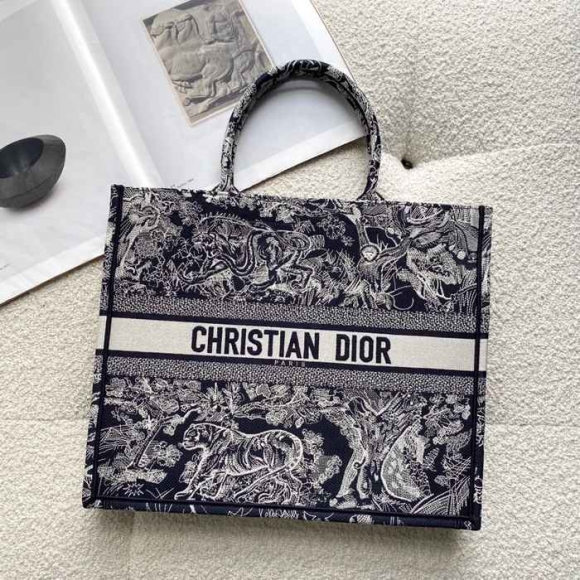 DIOR 8001 刺繍 ブラック、ホワイト ハンドバッグ、トートバッグ 大 ヴィンテージ 41.5x35.0x18.0cm サイズ:41.5x35x18cm DIOR 8001 刺繍 ブラック、ホワイト ハンドバッグ、トートバッグ 大 ヴィンテージ 41.5x35.0x18.0cm サイズ:41.5x35x18cm